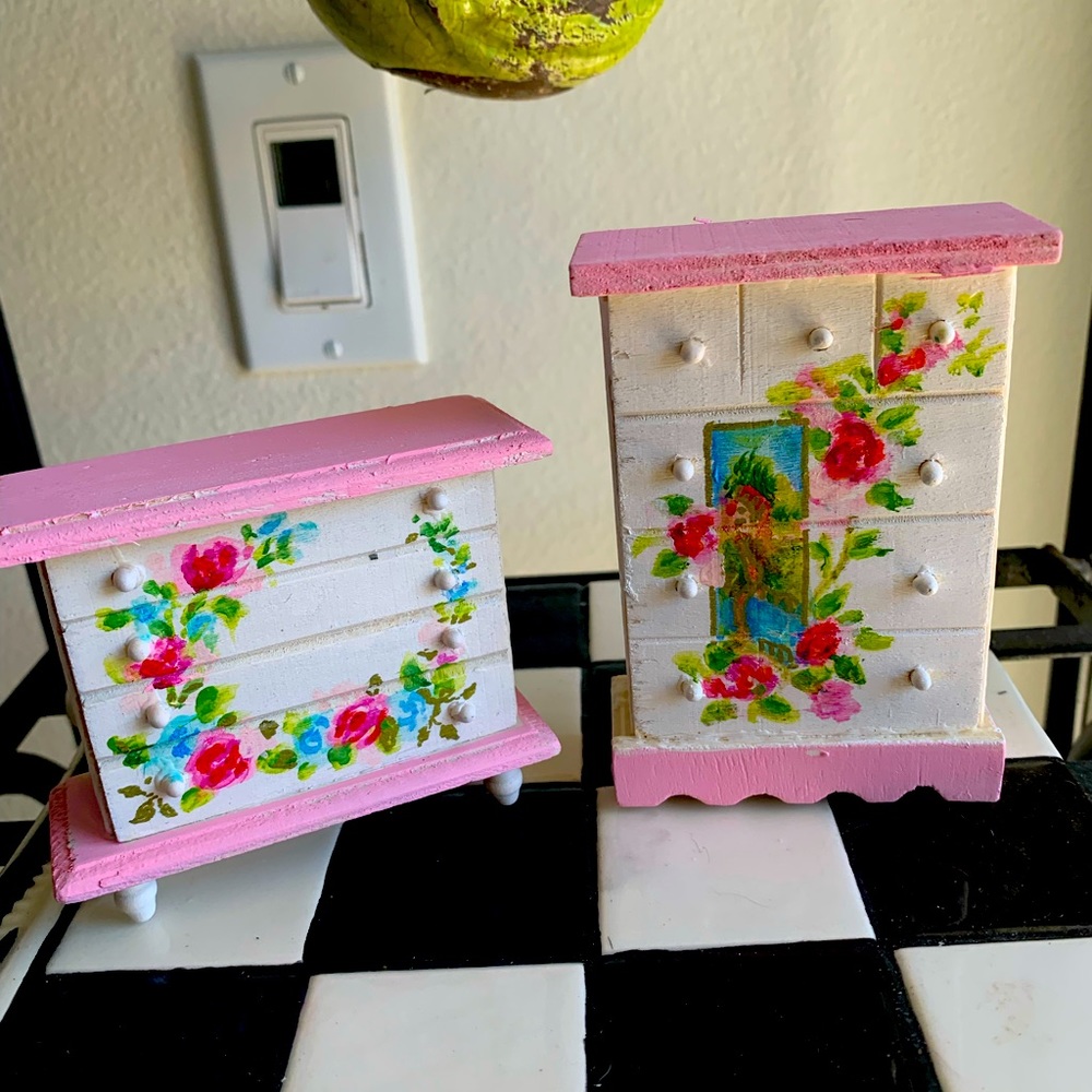 Miniature doll house furniture